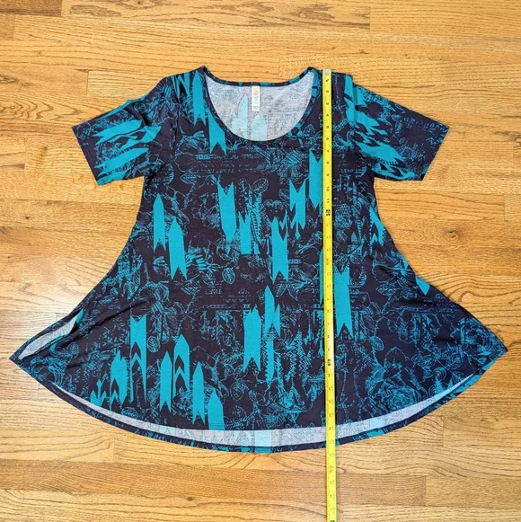 LuLaRoe Women's Perfect Tee Blue & Teal Abstract Floral Short Sleeve Top Size M - Picture 5 of 6